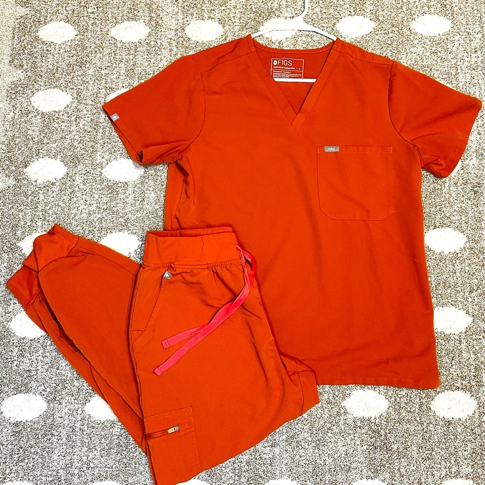 FIGS Women's RARE LIMITED EDITION COLOR: 
DIRTY CHAI ORANGE🧡🤎 size: Large Petite